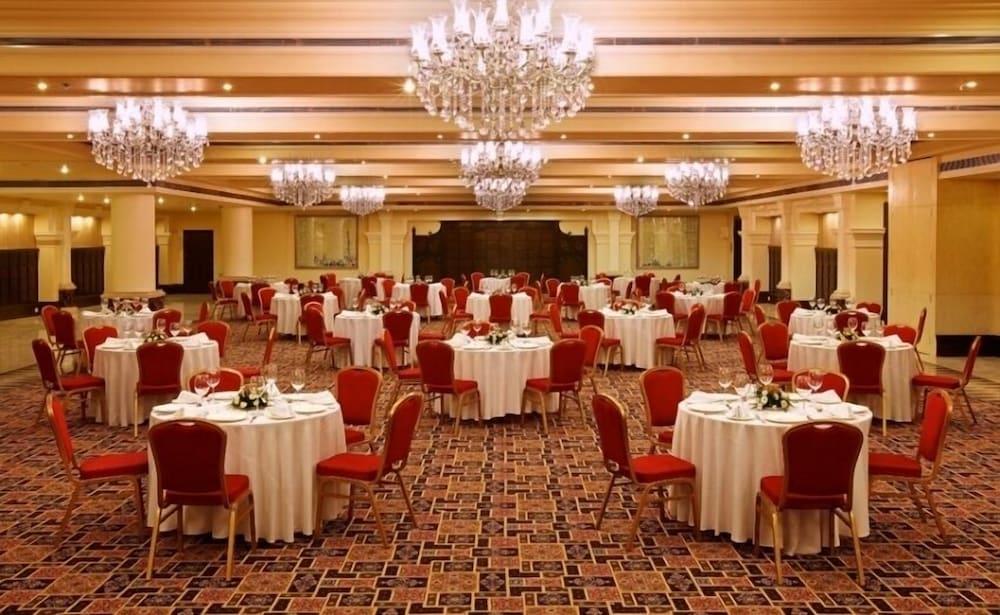 Tuli Imperial Nagpur Exterior foto