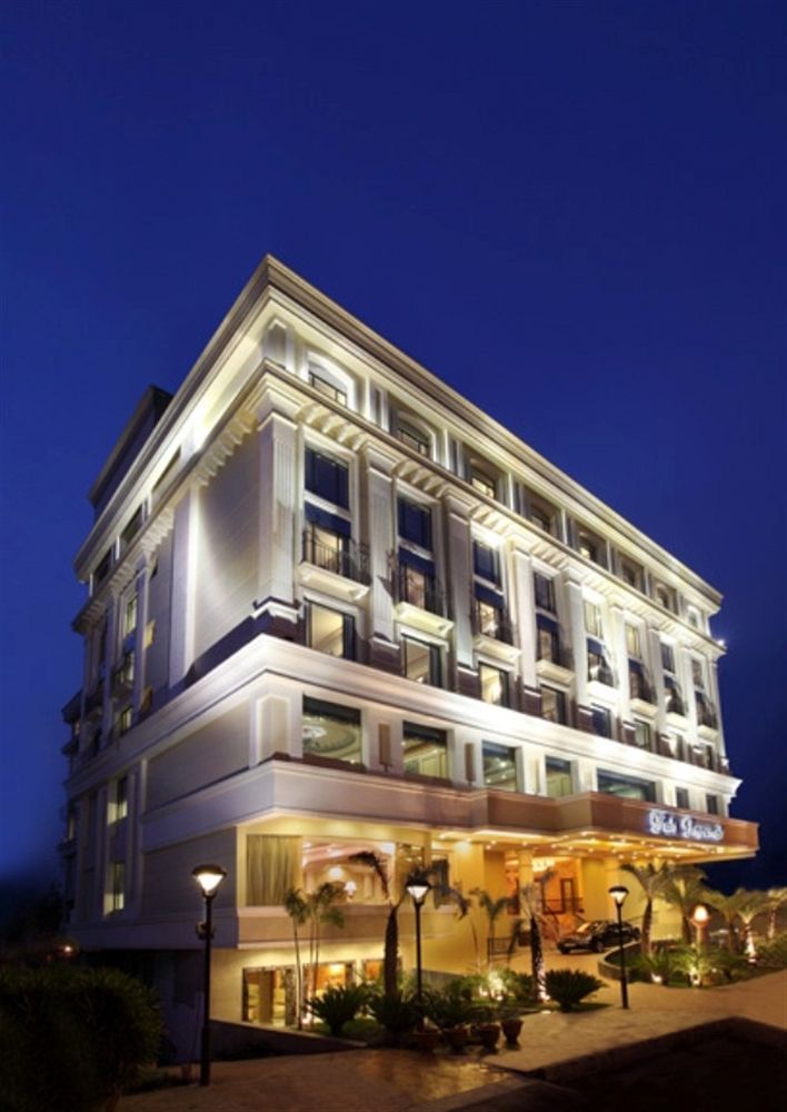 Tuli Imperial Nagpur Exterior foto